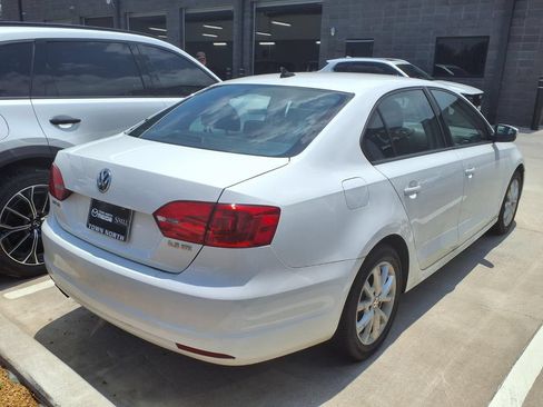 Used 2012 Volkswagen Jetta SE FWD image 4