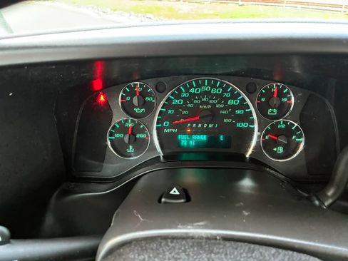 Used 2016 GMC Savana 2500 RWD image 18