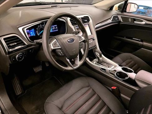 Used 2013 Ford Fusion SE FWD image 12
