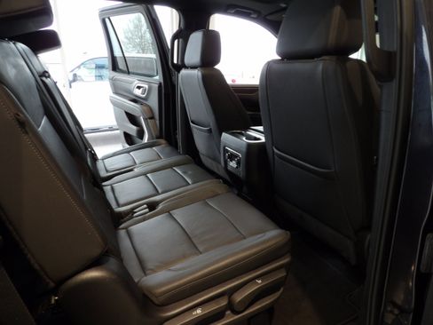 Used 2022 Chevrolet Tahoe LT w/ Luxury Package AWD/4WD image 25