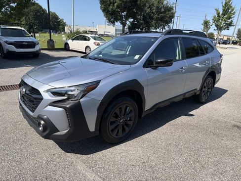 Used 2023 Subaru Outback Onyx Edition XT AWD/4WD image 3