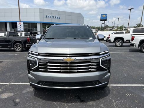 Used 2025 Chevrolet Tahoe Premier AWD/4WD image 8