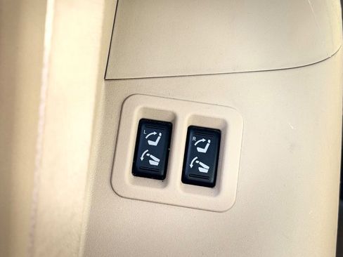 Used 2011 Nissan Armada SV image 35