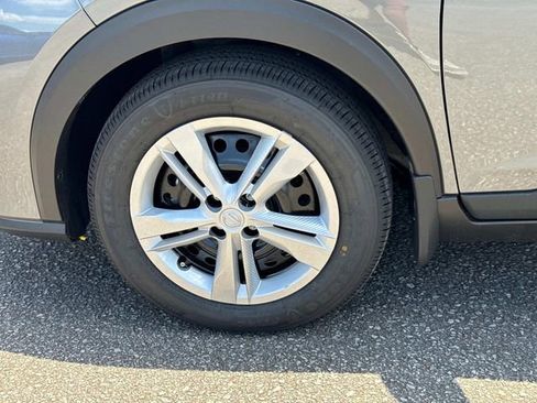 New 2025 Nissan Kicks Play S image 11