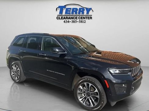Used 2022 Jeep Grand Cherokee Overland w/ Adv Protech Group III AWD/4WD image 2