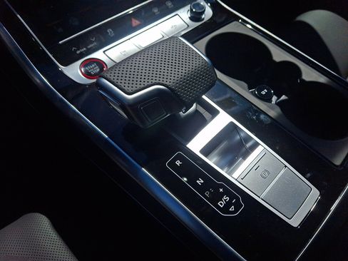 New 2026 Audi SQ8 Prestige AWD/4WD image 11