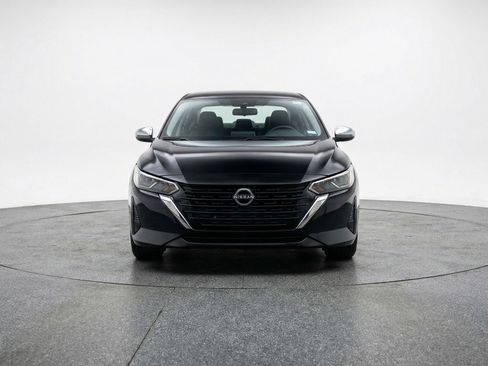 Used 2025 Nissan Sentra SV image 2