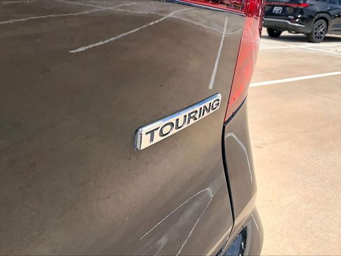 Used 2016 Honda Pilot Touring image 10