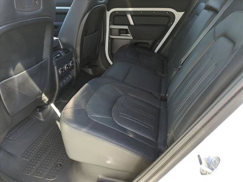 Used 2022 Land Rover Defender 110 X-Dynamic SE AWD/4WD image 19