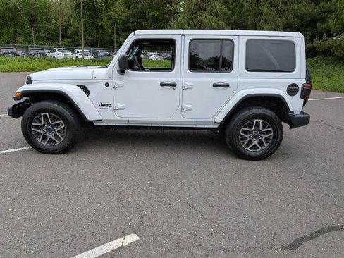 Certified 2025 Jeep Wrangler Unlimited Sahara AWD/4WD image 9