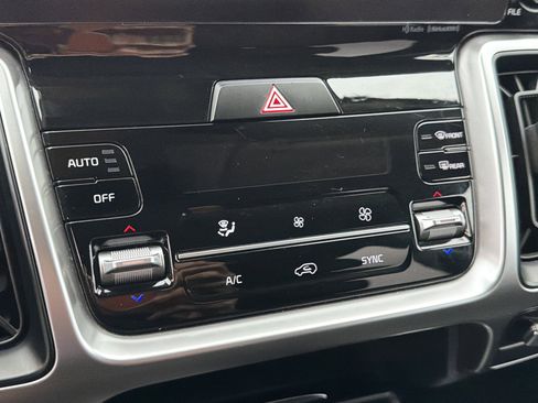 Used 2023 Kia Sorento S w/ Panoramic Sunroof Package image 32