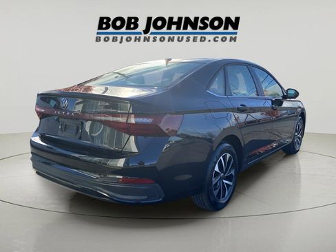 Used 2025 Volkswagen Jetta S image 8