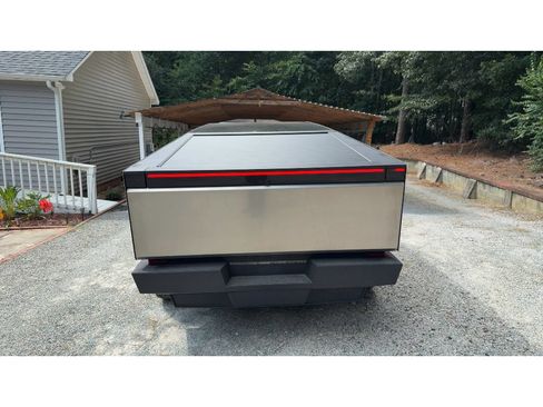 Used 2025 Tesla Cybertruck AWD Crew Cab image 4