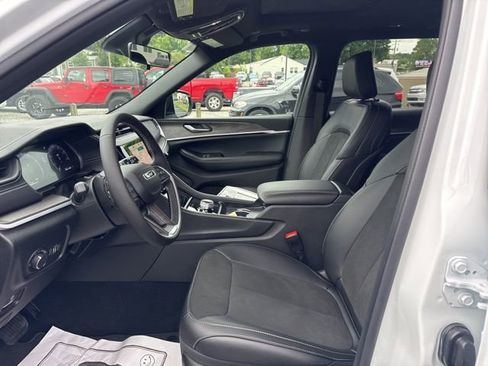 New 2026 Jeep Grand Cherokee L 4WD image 14
