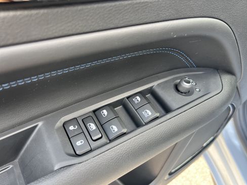 Used 2025 Jeep Compass Limited w/ High Altitude Package AWD/4WD image 13