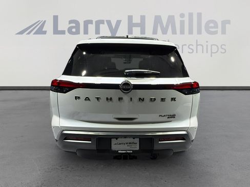 New 2026 Nissan Pathfinder Platinum image 4