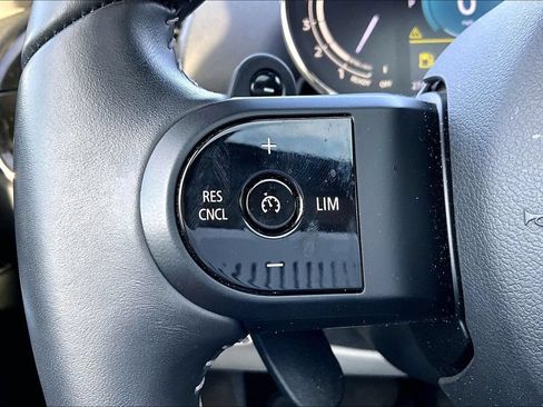 Used 2023 MINI Cooper Clubman S FWD image 11
