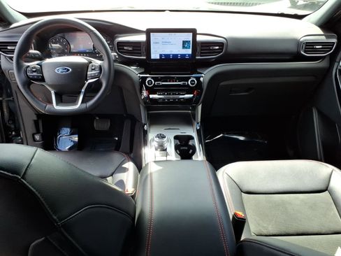 Used 2023 Ford Explorer ST-Line AWD/4WD image 12
