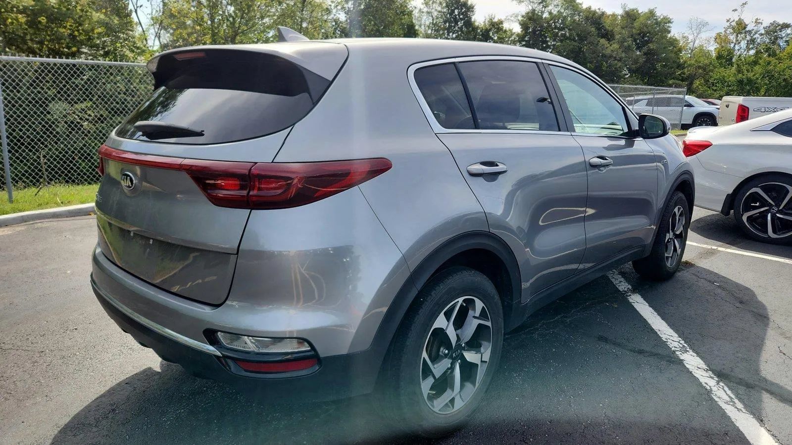 Used 2020 Kia Sportage LX AWD/4WD image 11