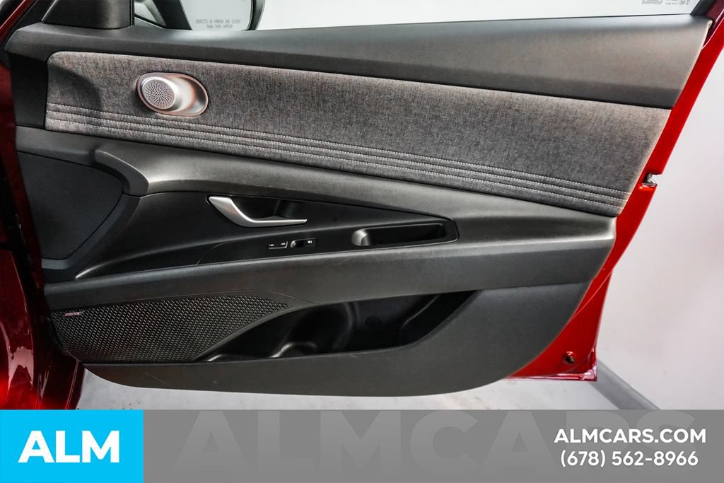 Used 2025 Hyundai Elantra Limited FWD image 42