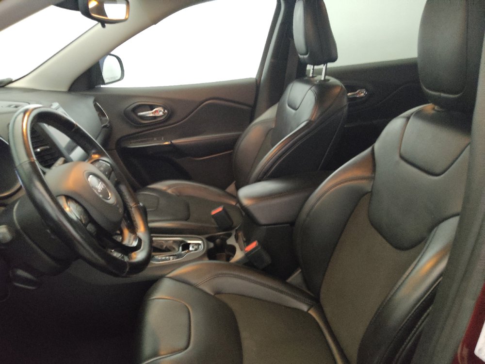 Used 2021 Jeep Cherokee Latitude Plus AWD/4WD image 17