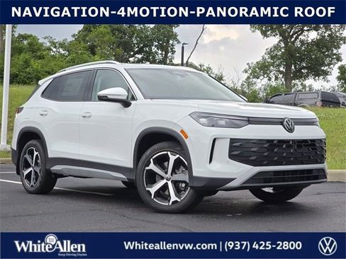 New 2025 Volkswagen Tiguan SE AWD/4WD image 1
