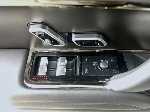 Used 2025 Land Rover Range Rover Sport SV Edition Two image 19