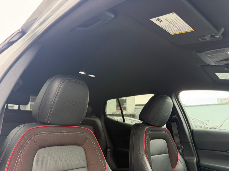 Used 2024 Chevrolet Equinox EV RS FWD image 32