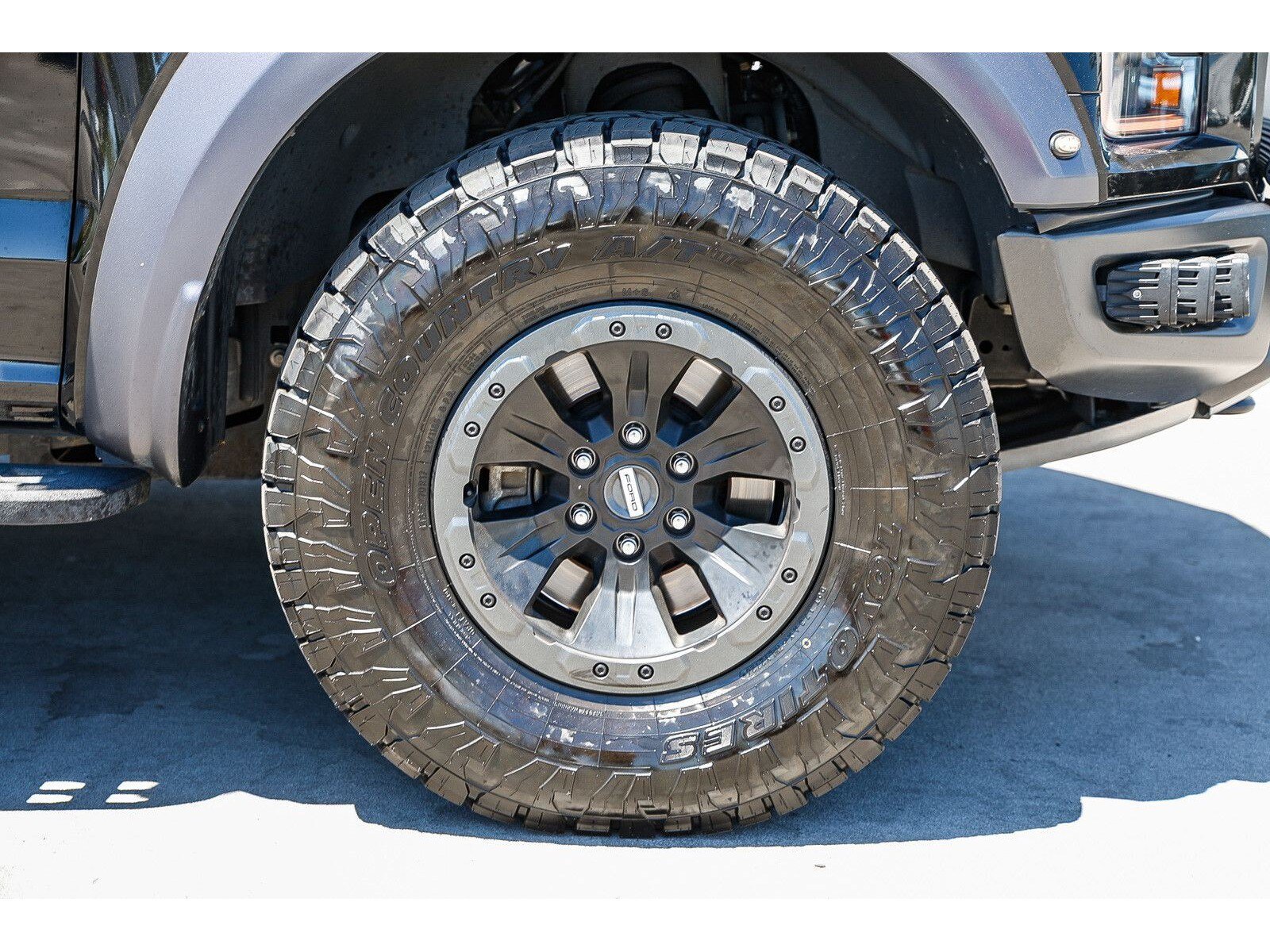 Used 2018 Ford F150 Raptor w/ Equipment Group 802A Luxury AWD/4WD image 10