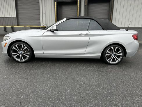 Used 2016 BMW 228i Convertible image 3