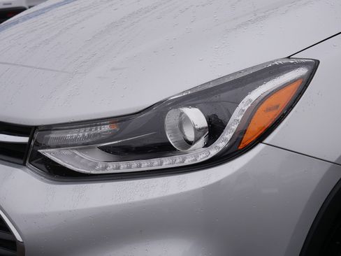 Used 2022 Chevrolet Trax LT w/ Sport Edition image 16