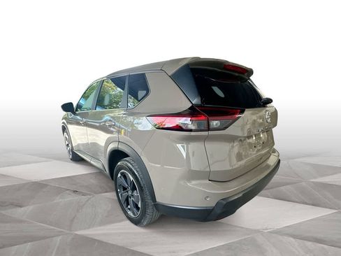 Used 2025 Nissan Rogue SV FWD image 6