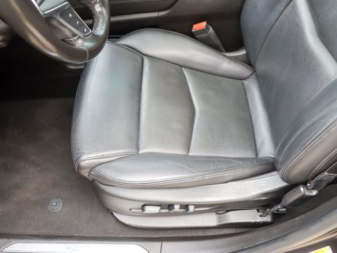 Used 2019 Cadillac XT5 Premium Luxury w/ Driver Assist Package FWD image 16