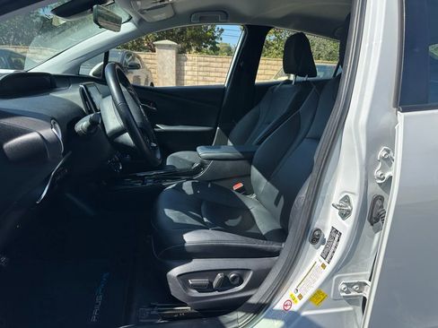Used 2022 Toyota Prius Prime XLE FWD image 8