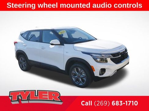 Used 2024 Kia Seltos LX AWD/4WD image 1