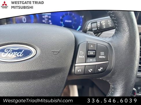Used 2020 Ford Escape Titanium AWD/4WD image 10