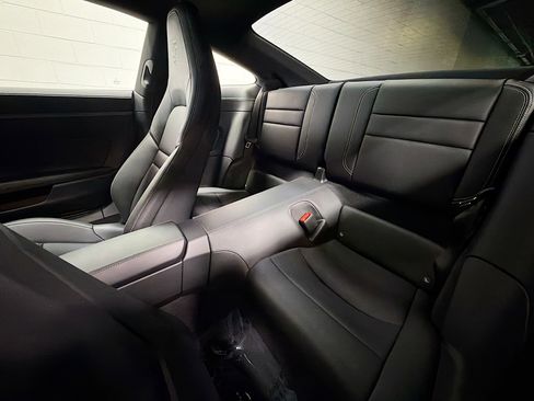 Used 2025 Porsche 911 Carrera image 19