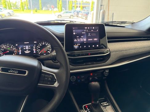 Used 2025 Jeep Compass Sport AWD/4WD image 18