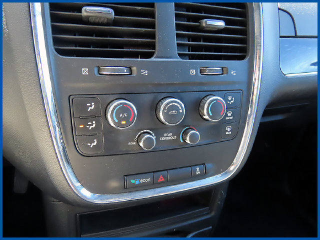 Used 2015 Dodge Grand Caravan SE FWD image 18