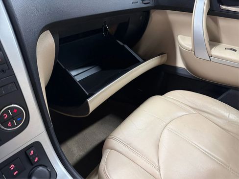 Used 2011 GMC Acadia SLT image 25