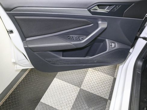 Used 2024 Volkswagen Jetta SE FWD image 41