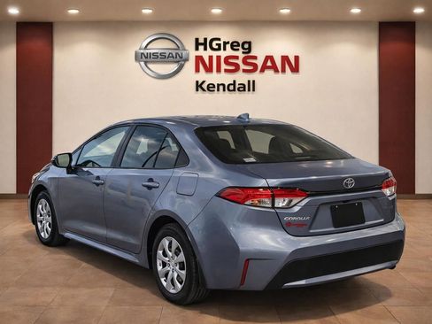 Used 2025 Toyota Corolla LE FWD image 2
