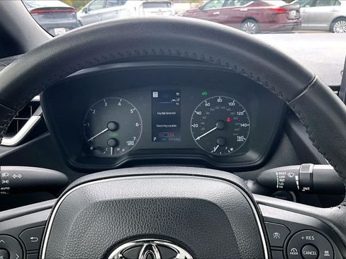 Certified 2025 Toyota Corolla SE FWD image 25