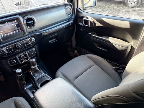 Used 2023 Jeep Wrangler Unlimited w/ Cold Weather Group image 25