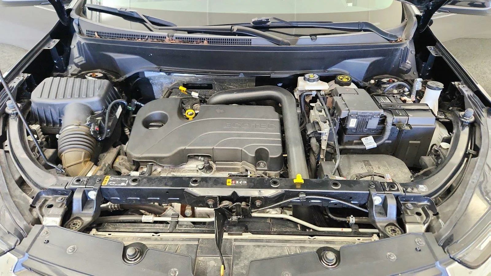 Used 2024 Chevrolet Equinox LT w/ LPO, Floor Liner Package FWD image 40