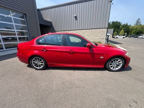 Used 2010 BMW 328i xDrive Sedan AWD/4WD image 4