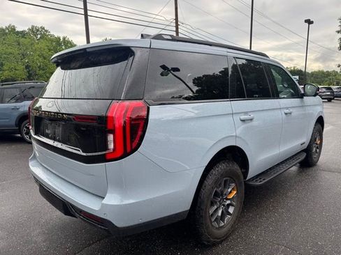 Used 2025 Ford Expedition Tremor AWD/4WD image 12