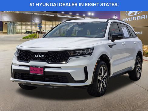 Used 2022 Kia Sorento S FWD image 2