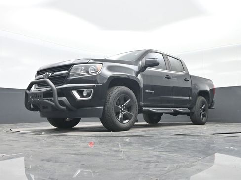 Used 2017 Chevrolet Colorado LT w/ Midnight Edition image 25