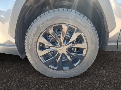 Used 2022 Toyota RAV4 LE AWD/4WD image 14